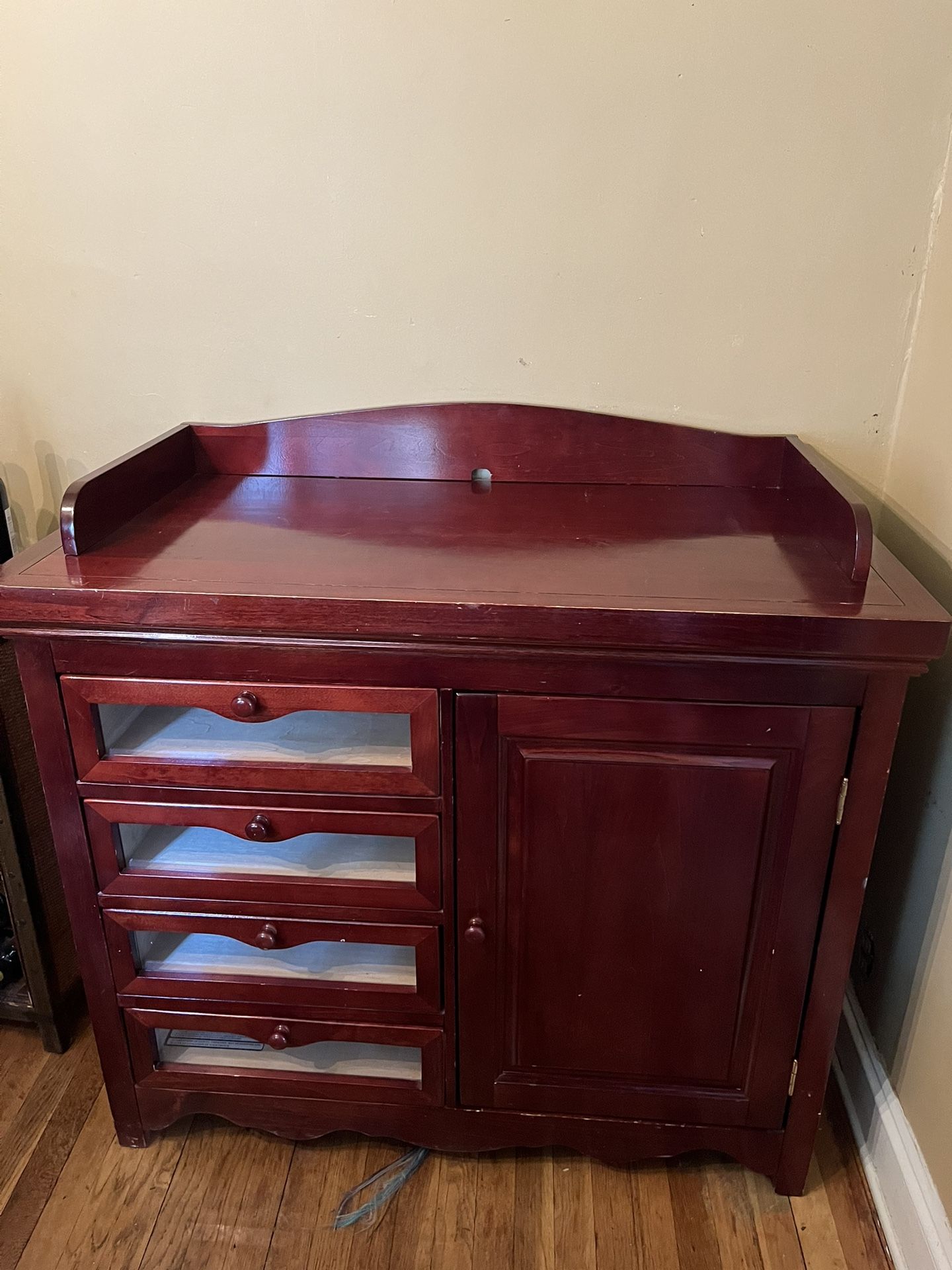 Baby Changing Table And Dresser 