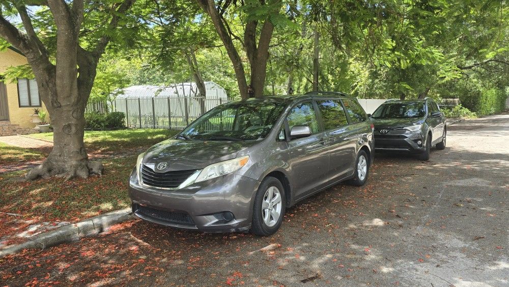 2011 Toyota Sienna