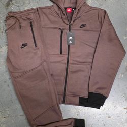 Nike Sweatsuits 