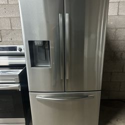 BRAND NEW SAMSUNG  SCRATCH AND DENT FRENCH DOOR REFRIGERATOR 