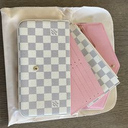 Louis Vuitton Side Bag !! 