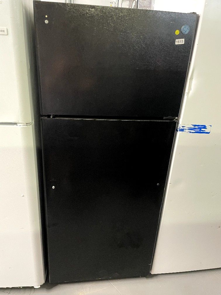GE 28” top freezer Refrigerator black $350