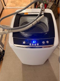 Black and Decked Portable Washing Machine