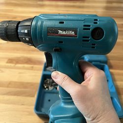 MAKITA 10 MM (3/8”) 12V DRILL/ DRIVER 6213D  WITH FLASHLIGHT