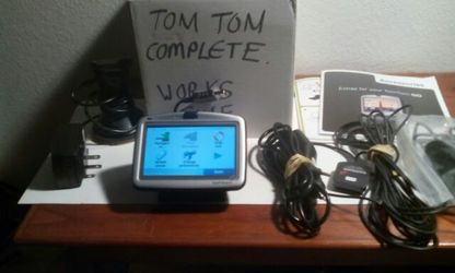 Tom Tom Go GPS with tons of accessories