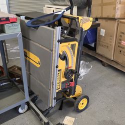 Dewalt Foldable table saw