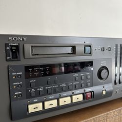 Sony Digital Audio Recorder - PCM 800