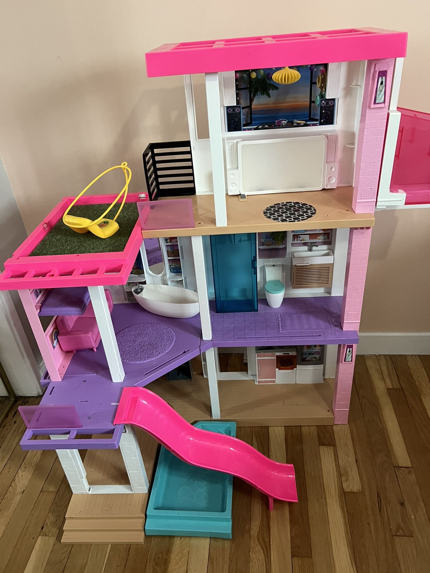 Barbie dreamhouse