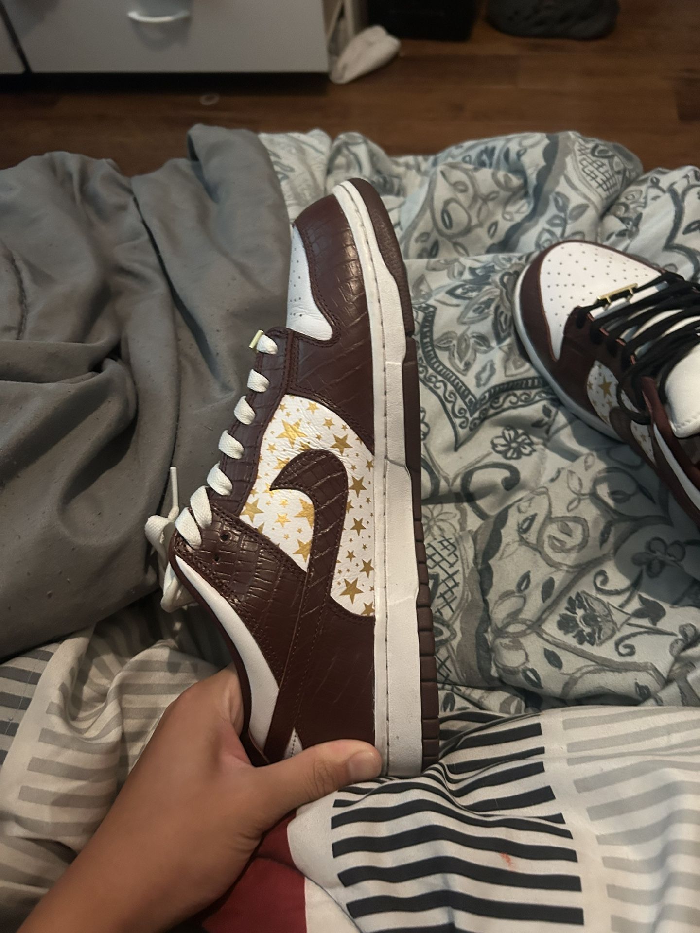Supreme Stars ✨ Barkroot Dunks Size 10.5