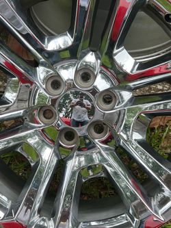 Gmc,Chevy Use 22” wheels Crome and new sensors