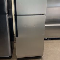 Ge Apartment Size Top Freezer Refrigerator 18 Cu Ft 
