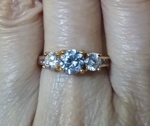 Stunning New In Box Diamond 💎💍 Ring