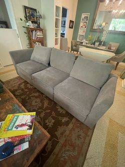 Sofa 3 pieces with storage (Really good condition)