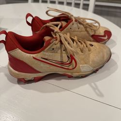 3.5 Nike Baseball  Cleats