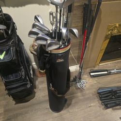 GOLF CLUBS WITH GOLF BAG (11 CLUBS)