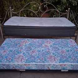 Twin trundle bed