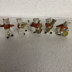 Cat Musicians With Maestro