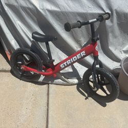 Radio Flyer Glide and Go Pro 12" Kids' Balance Bike -