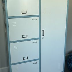 Locker/storage 