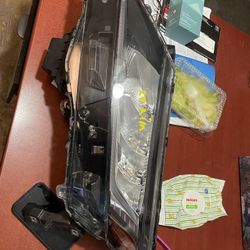 2022 Mitsubishi Outlander Headlight Assy