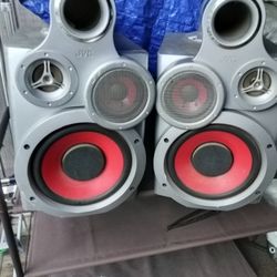 JVC Three-way 8-in Woofer Sound Very Good They Slapped They Slapped Good Clear Can't Go Wrong With These