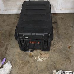 Roam Adventure Co Case