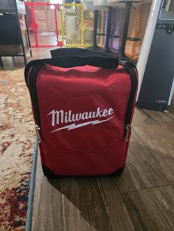 Milwaukee Remote Control Search Lights