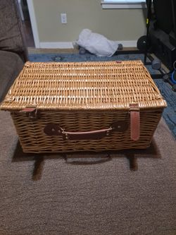 Picnic Basket New