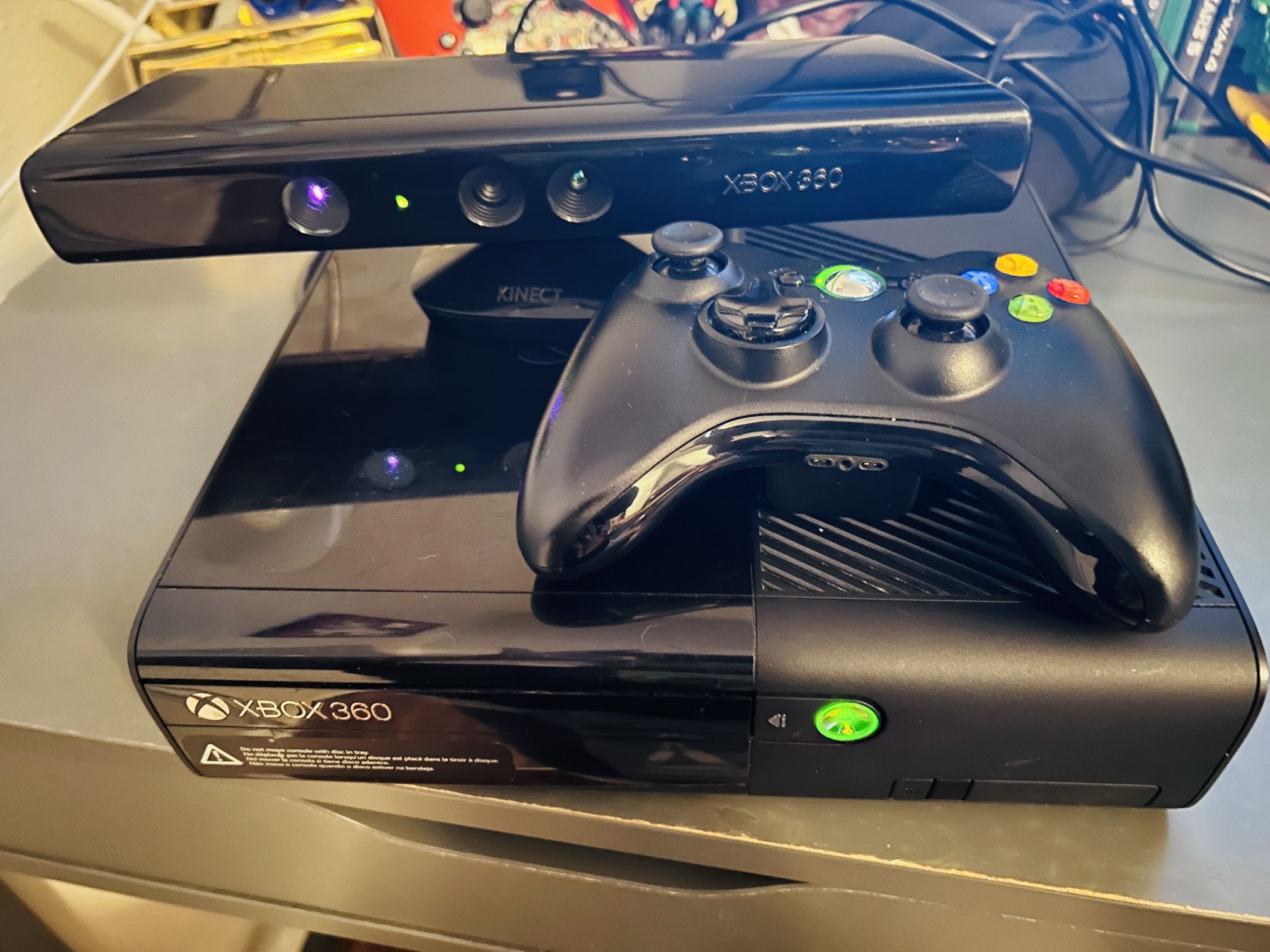 Xbox360 E With Kinect And 4 Games