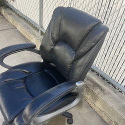 Desk chair