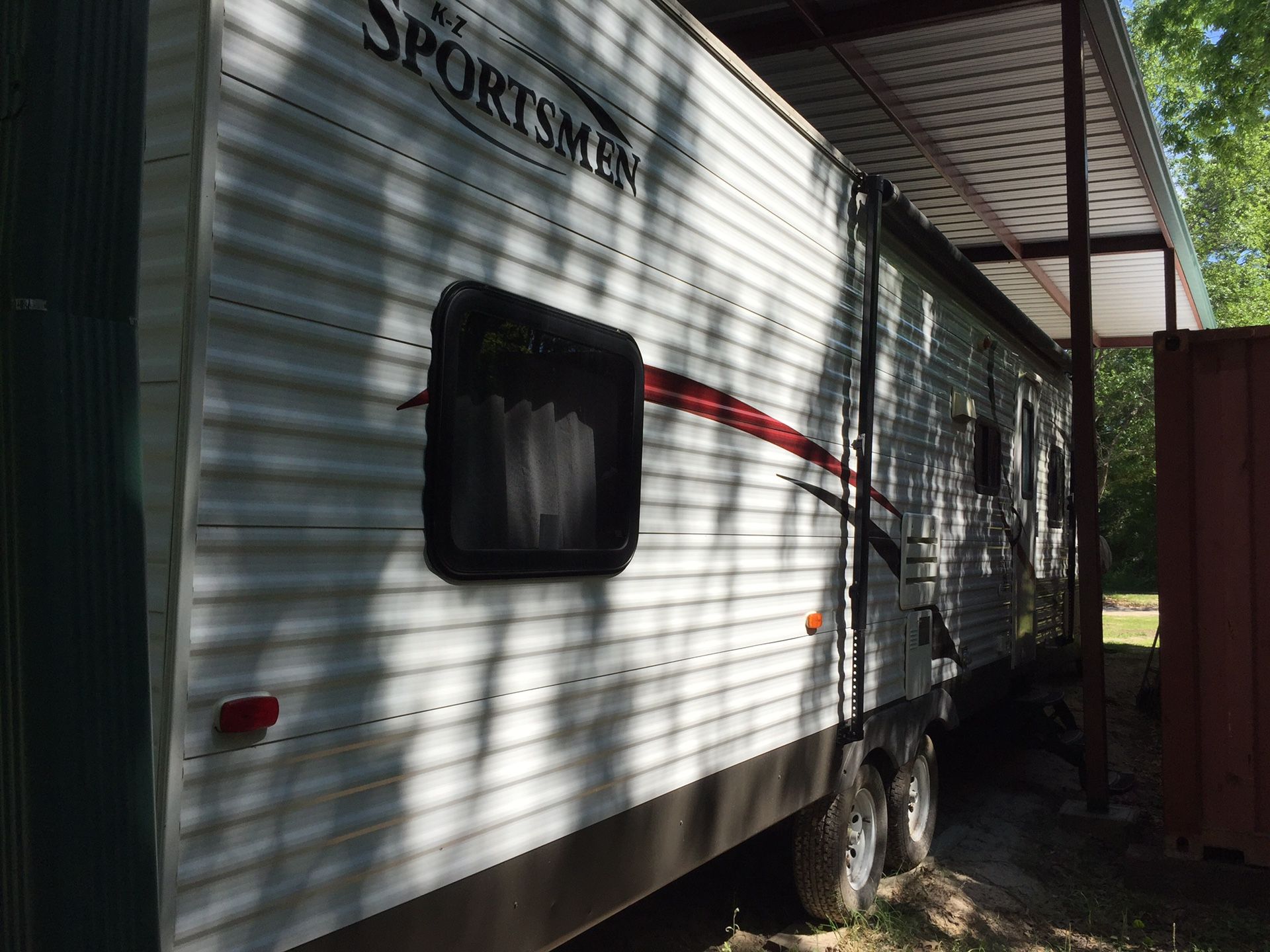 KZ Sportsmen Travel Trailer