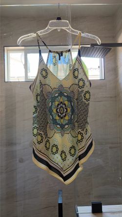 Flowy, adjustable top