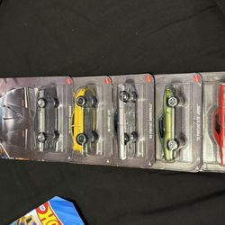 variety of hot wheels look at description 