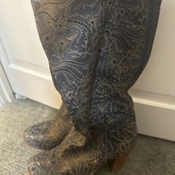 Woman Cowboy Boots Size 8 -40 European Size - Made In Italy - Used Once Only - Navy W Brown Heel 