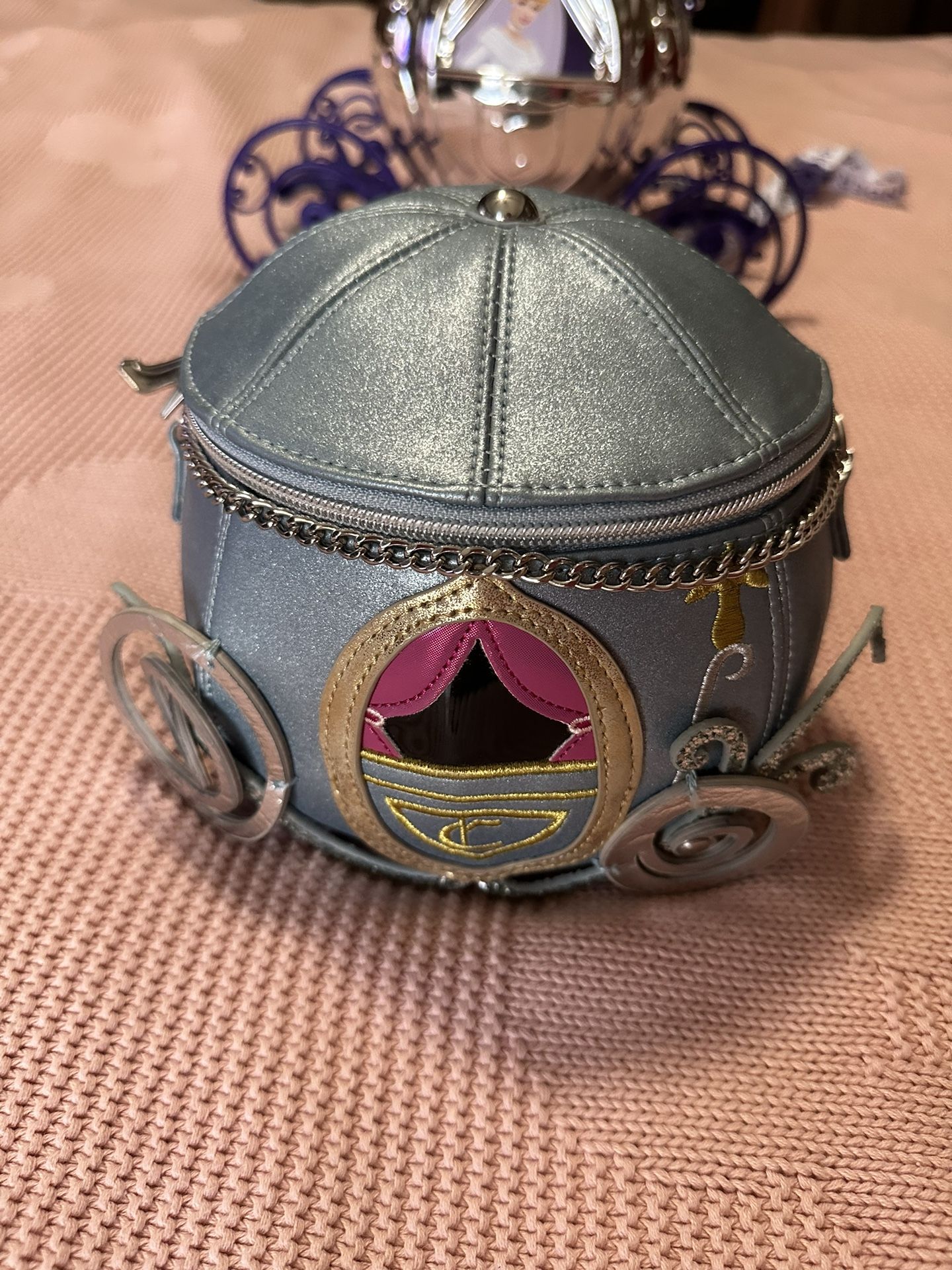 Cinderella Carriage Crossbody Purse Danielle Nicole for Sale in Huntington Park CA OfferUp