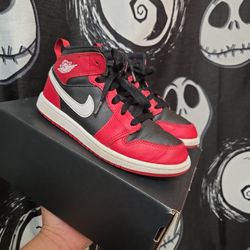 Jordan 1 MID
