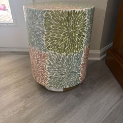 Taburete Cilíndrico GCapiz D14 x 18 High, In Excellent Condition, 85 OBO