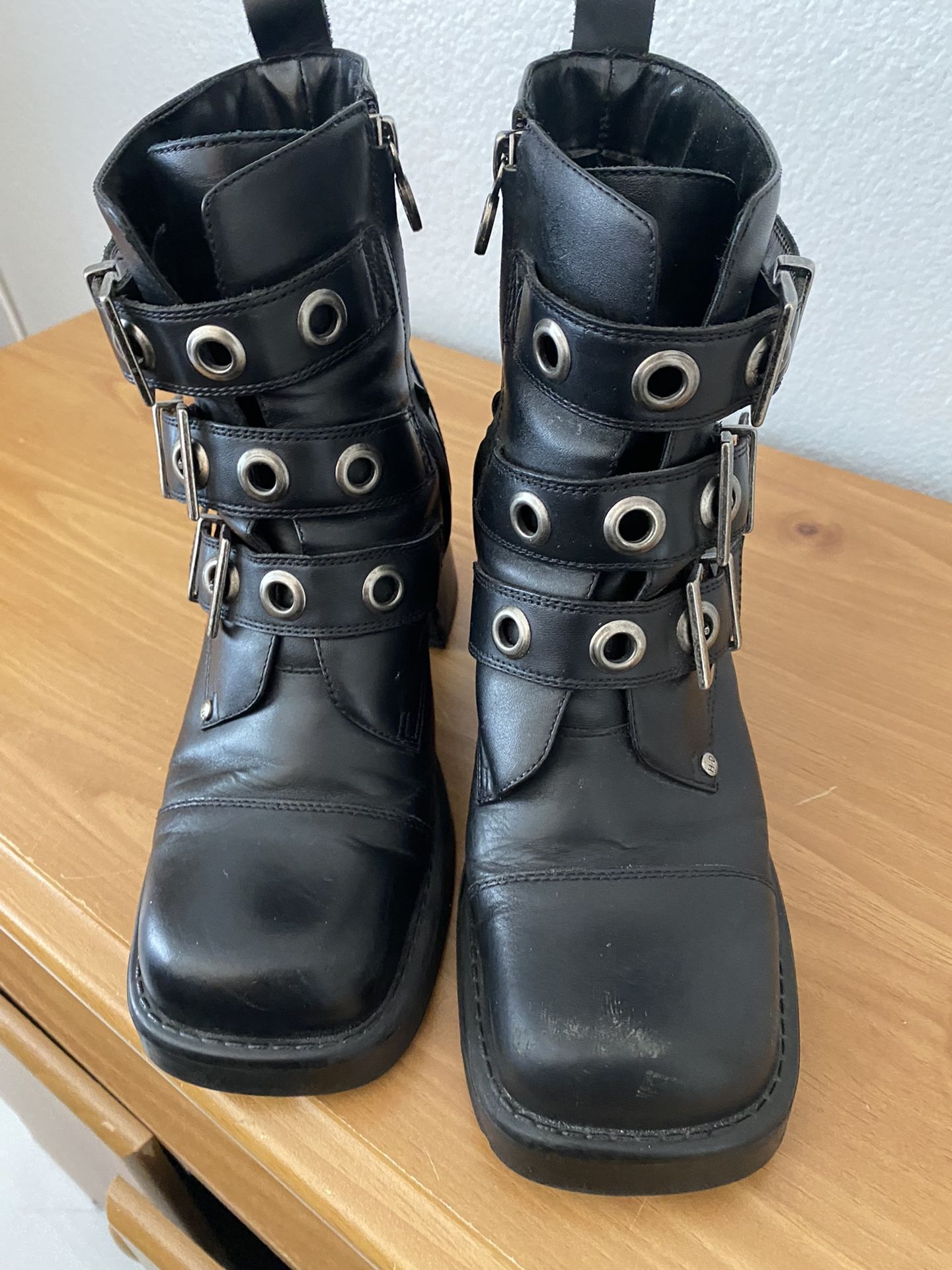 Harley Davinson Woomen’s ,leather boots 7 1/2 very little use it