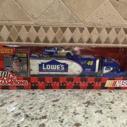 NASCAR Jimmie Johnson 2002 1/64 Rookie Car & Transporter