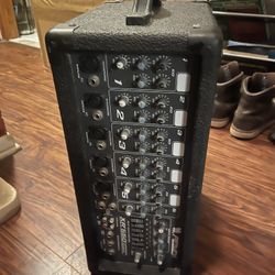 Peavey XR560 Powered Mixer