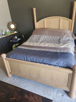 Queen Bed -solid wood (Stanley Furniture)