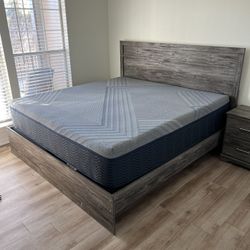 KING MATTRESS/FIRM WHITNEY HYBRID + BOXSPRING
