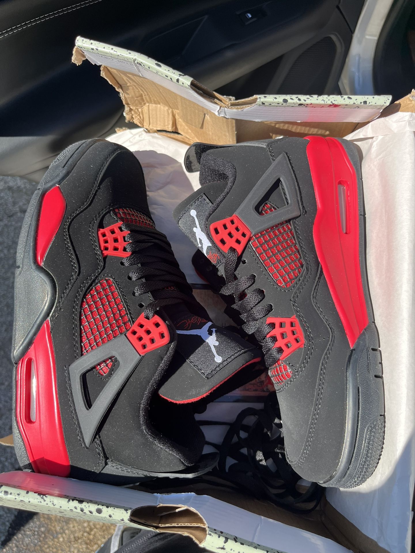 Jordan Retro 4 Red Thunder Size 7 Woman