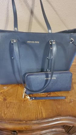 Michael kors purse and wallet