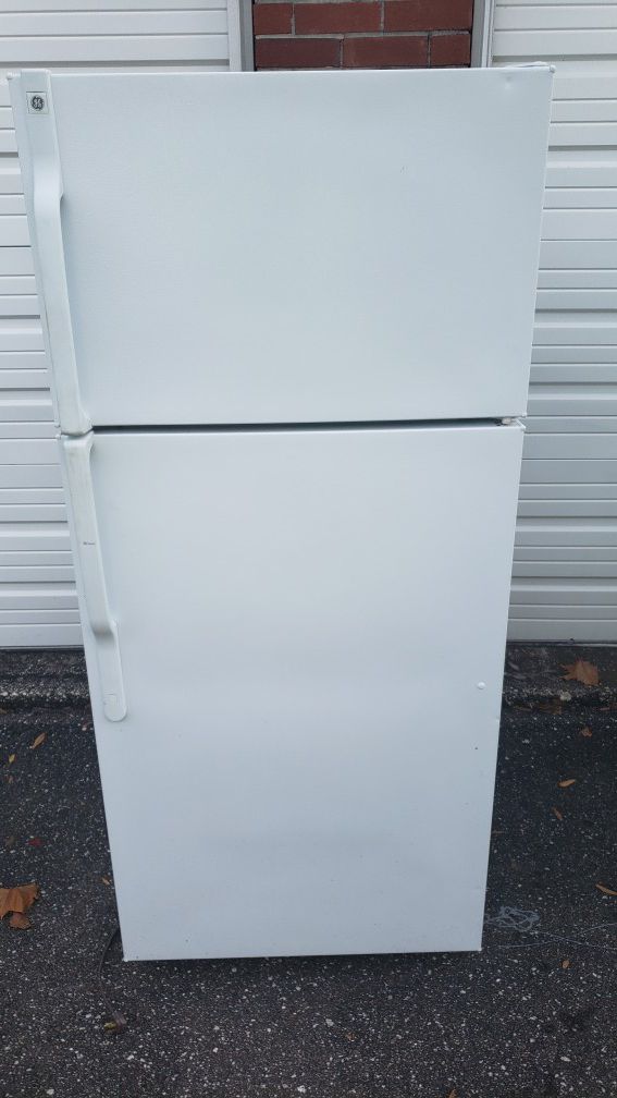 Refrigerator GE/ delivery available
