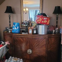 Beautiful  Pure 100% Wood Heavys Sturdy Hutch  ,lamps And Mirror 