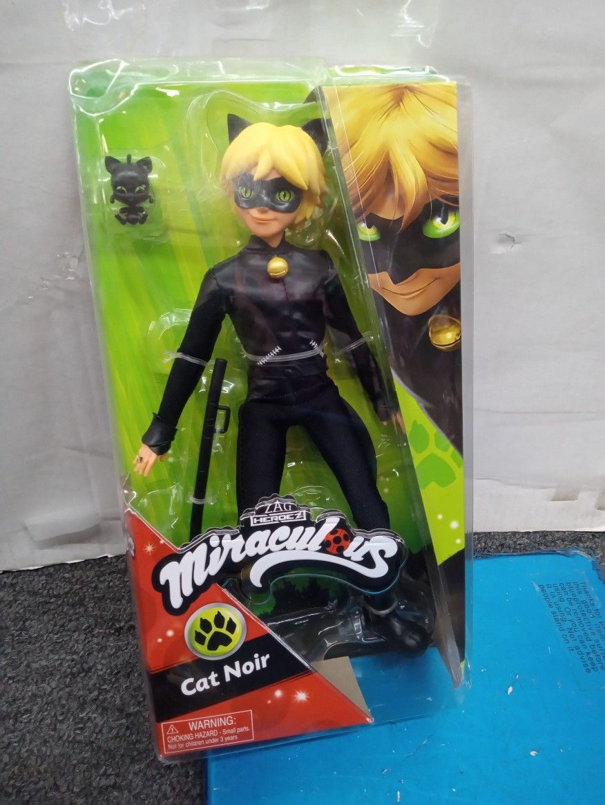 Miraculous Fashion Doll Cat Noir,