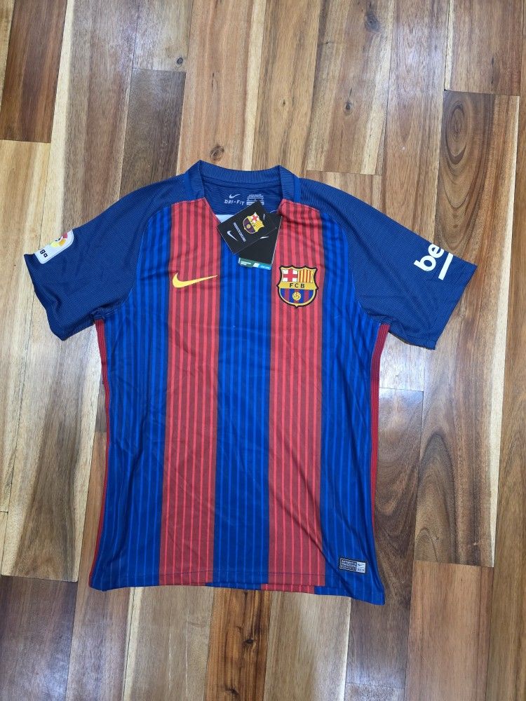 NWT_Men's NIKE FC Barcelona Suarez #9 Jersey Small