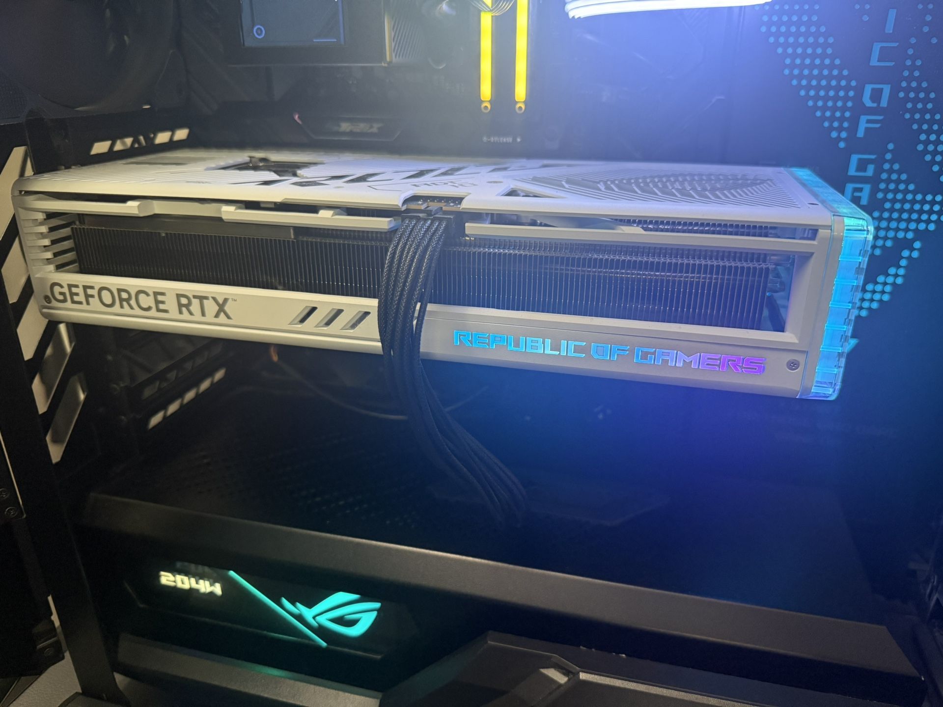 Asus ROG RTX 4080Super White