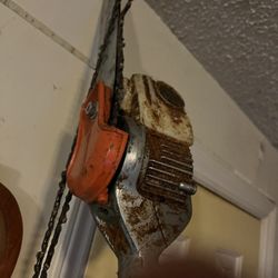 Husqvarna Tree Saw  battery powered with charger